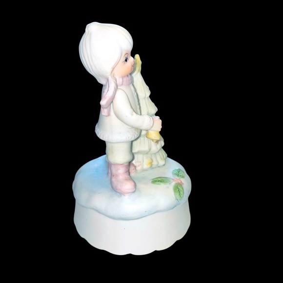 Vintage Rare Christmas Tree & Girl  Music Box Ceramic 6” Tall Wind Up - Picture 5 of 8